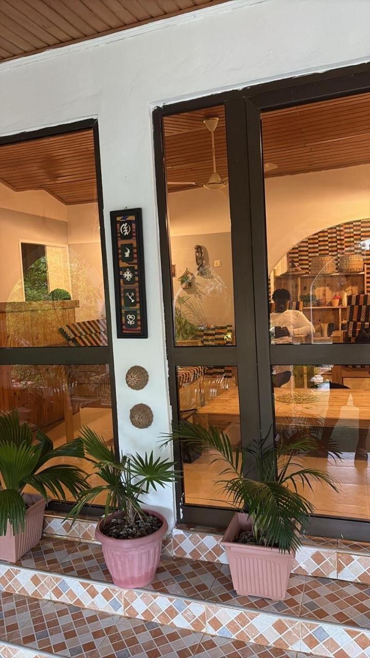 Kokrobite African Treasure Beach Resort מראה חיצוני תמונה